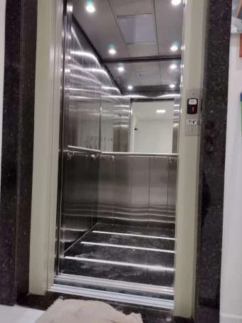 Cabina em inox instalada